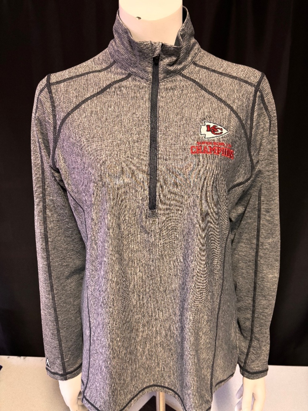 Nice womens large Antigua quarter zip jacket with Kansas City Chiefs logo